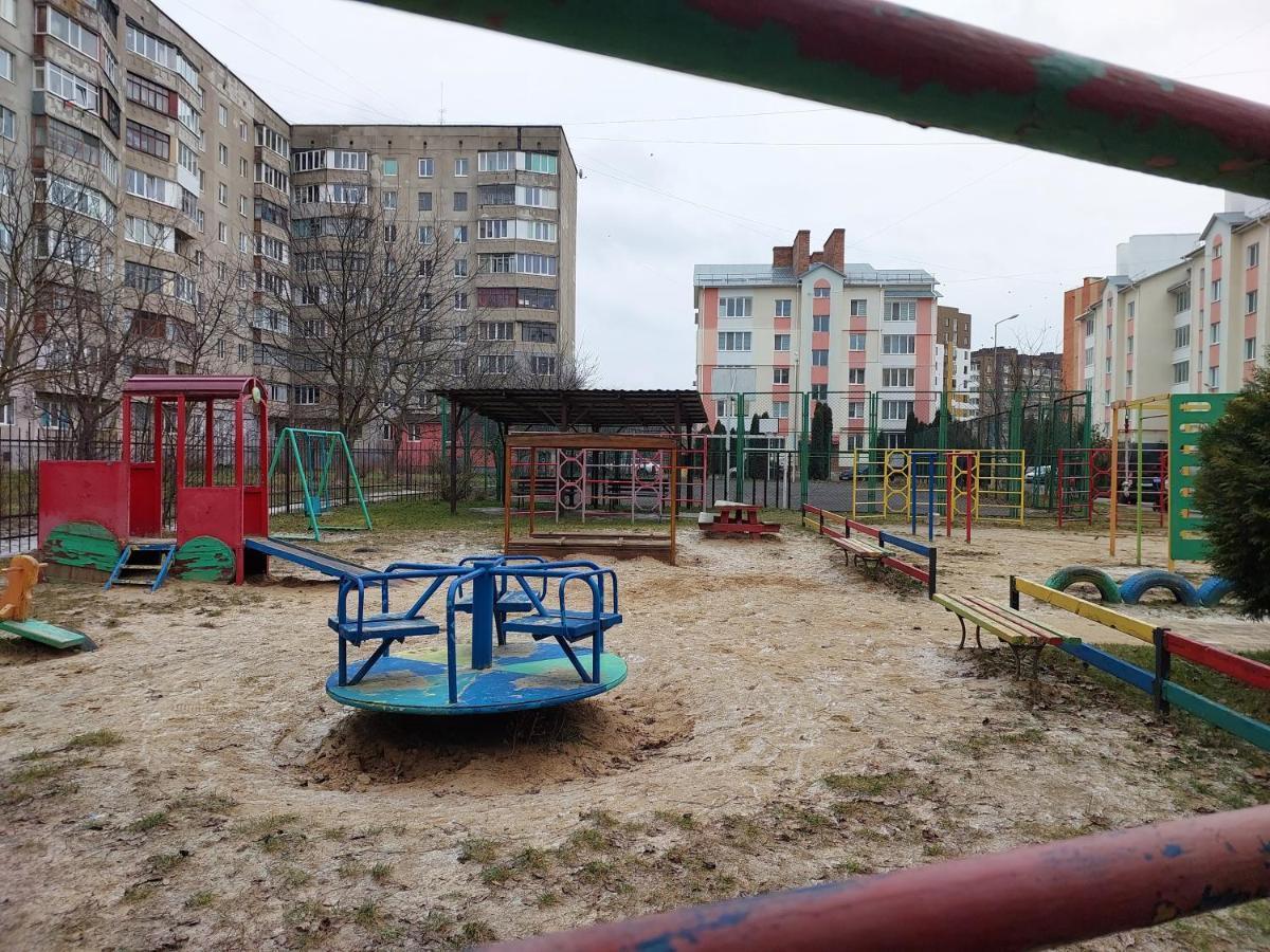 Елітні Апартаменти Біля Трц Порт-Сіті Lutsk Exterior photo